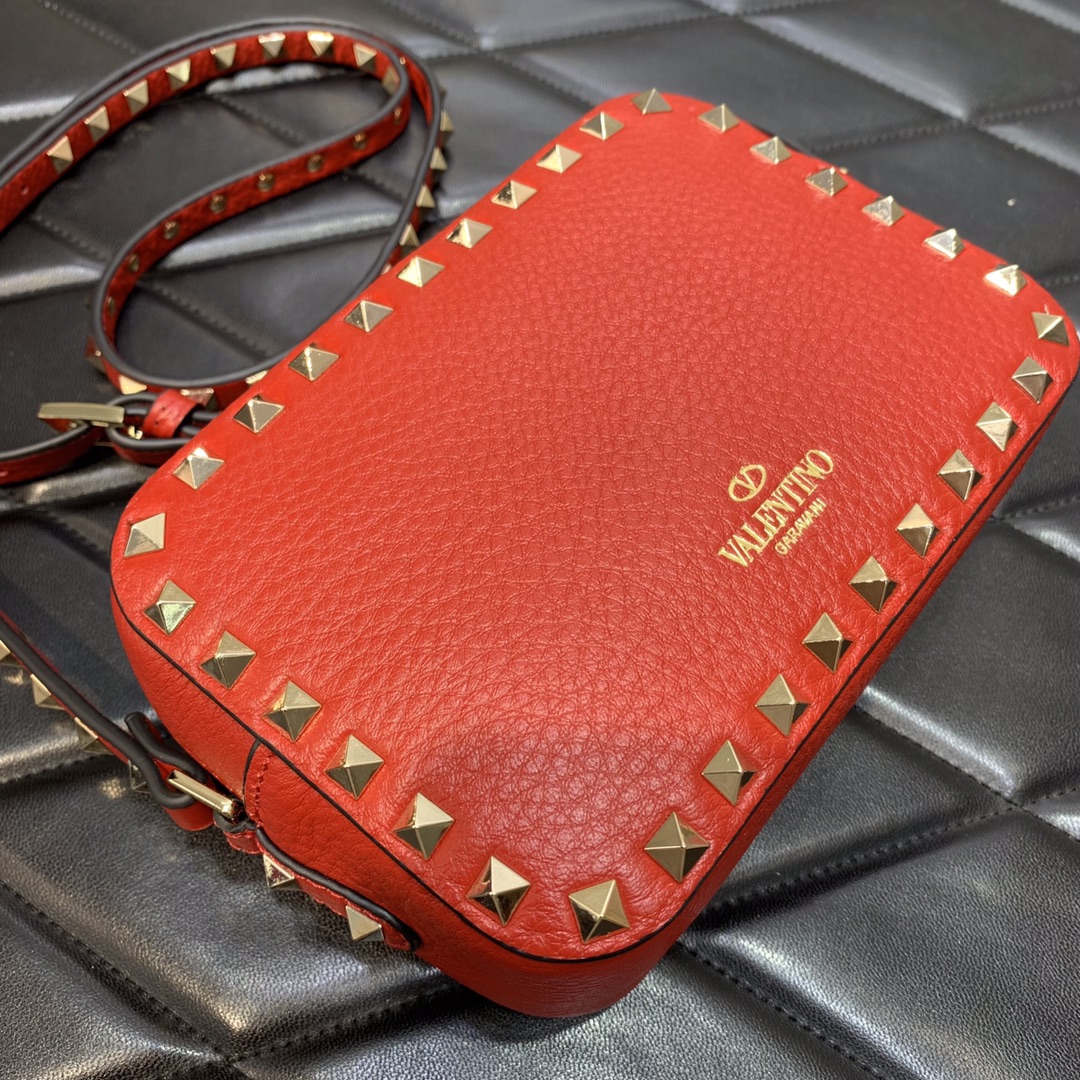 Valentino Garavani Rockstud Crossbody Camera Bag in Red Grainy Calfskin